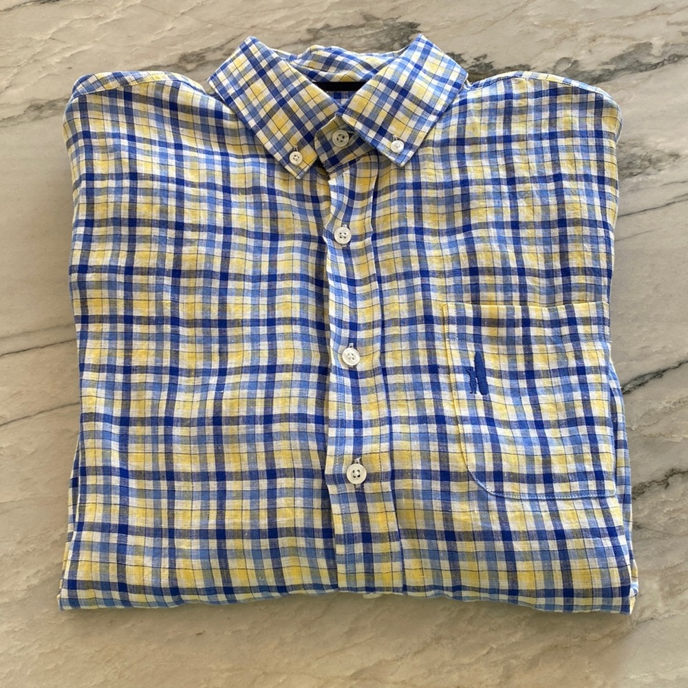 Beautiful Johnnie-O long sleeve, linen shirt.  Excellent condition w/no flaws.